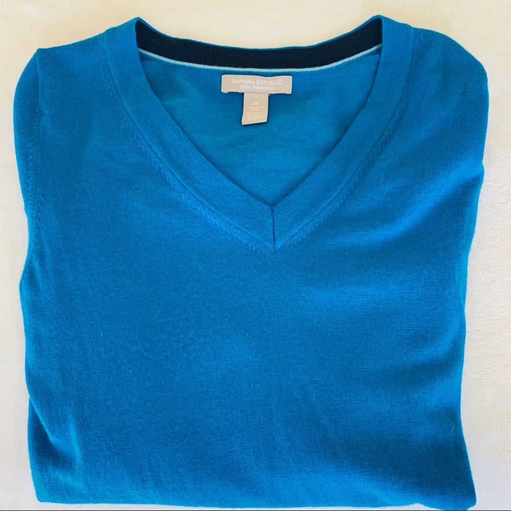 Banana Republic- Fine Merino Blue Sweater Size Med